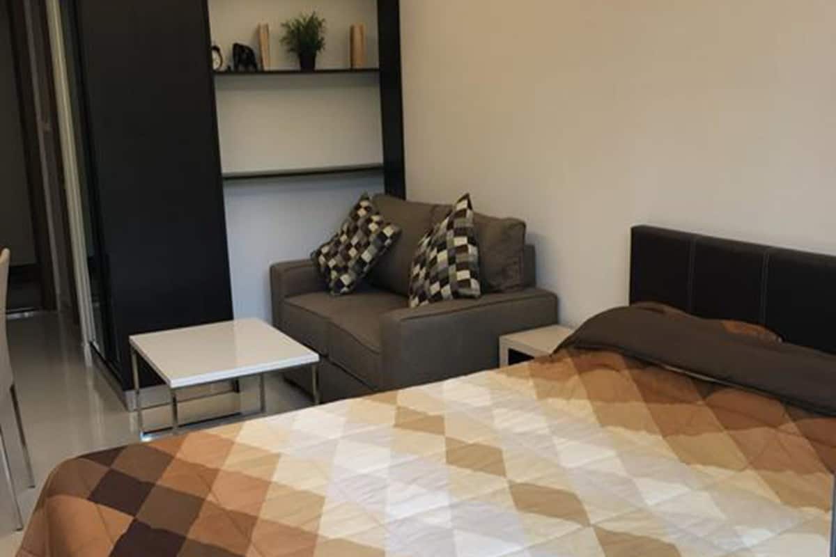 Studio Room | Cortinas blackout, camas extra y wifi gratis