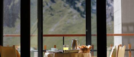 Daily buffet breakfast (EUR 12 per person)