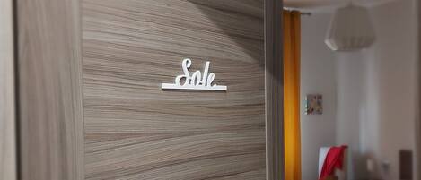 1 chambre, fer et planche à repasser, Wi-Fi gratuit, draps fournis