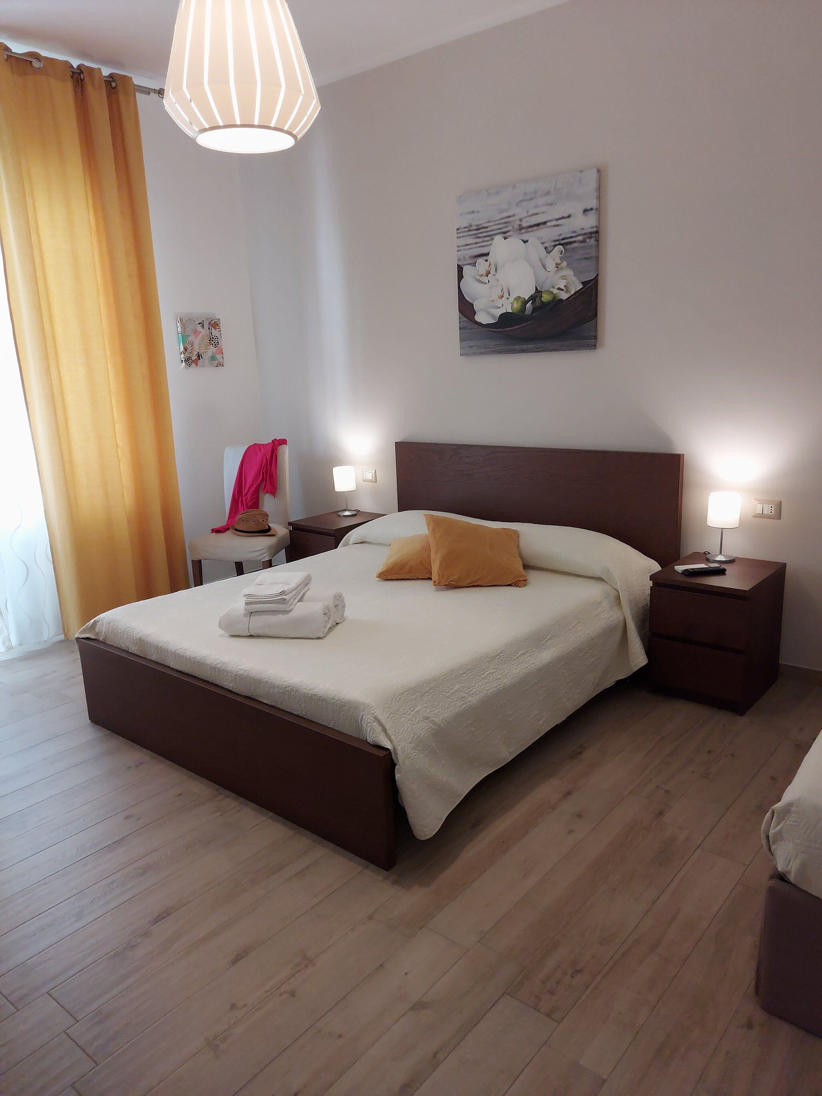 1 dormitori, planxa i posts de planxar, wifi gratuïta i roba de llit 