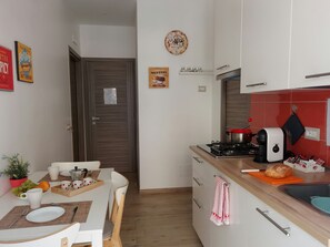 Fridge, oven, toaster, high chair - Apartment SOLE • Sapore di Mare Holidays ~ Maiori (Maiori)
