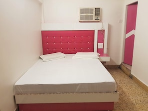 Basic-Doppelzimmer, 1 Doppelbett, Nichtraucher | Kostenloses WLAN