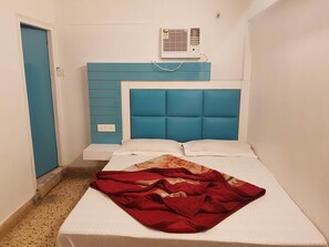 Deluxe Double Room, 1 Queen Bed, Non Smoking | Free WiFi - Hotel Suvidha Deluxe (New Delhi)