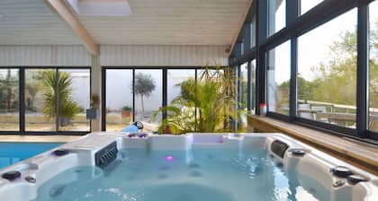 Villa 4 * vista al mar playa piscina cubierta jacuzzi privado climatizado sauna billar