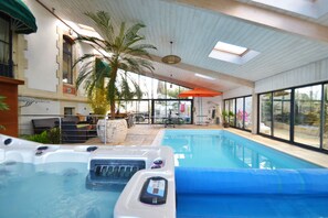 Piscine couverte, piscine chauffée