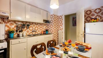 Family Apartment, 2 Bedrooms | Private kitchen | Fridge, oven, stovetop, coffee/tea maker
