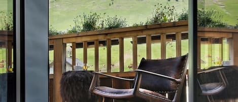 Double Room, Balcony (L'indien Cheyenne) | Individually decorated, individually furnished, blackout drapes