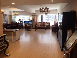 บริเวณนั่งเล่นที่ล็อบบี้