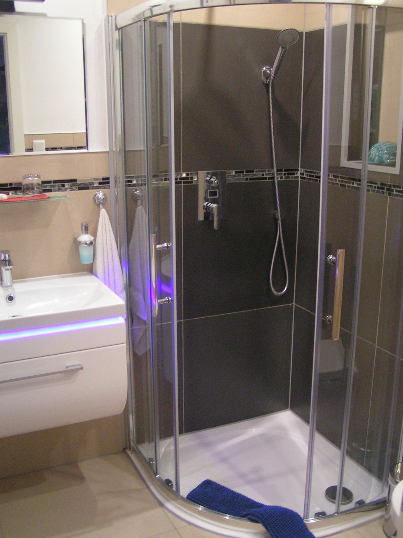 Bathroom shower