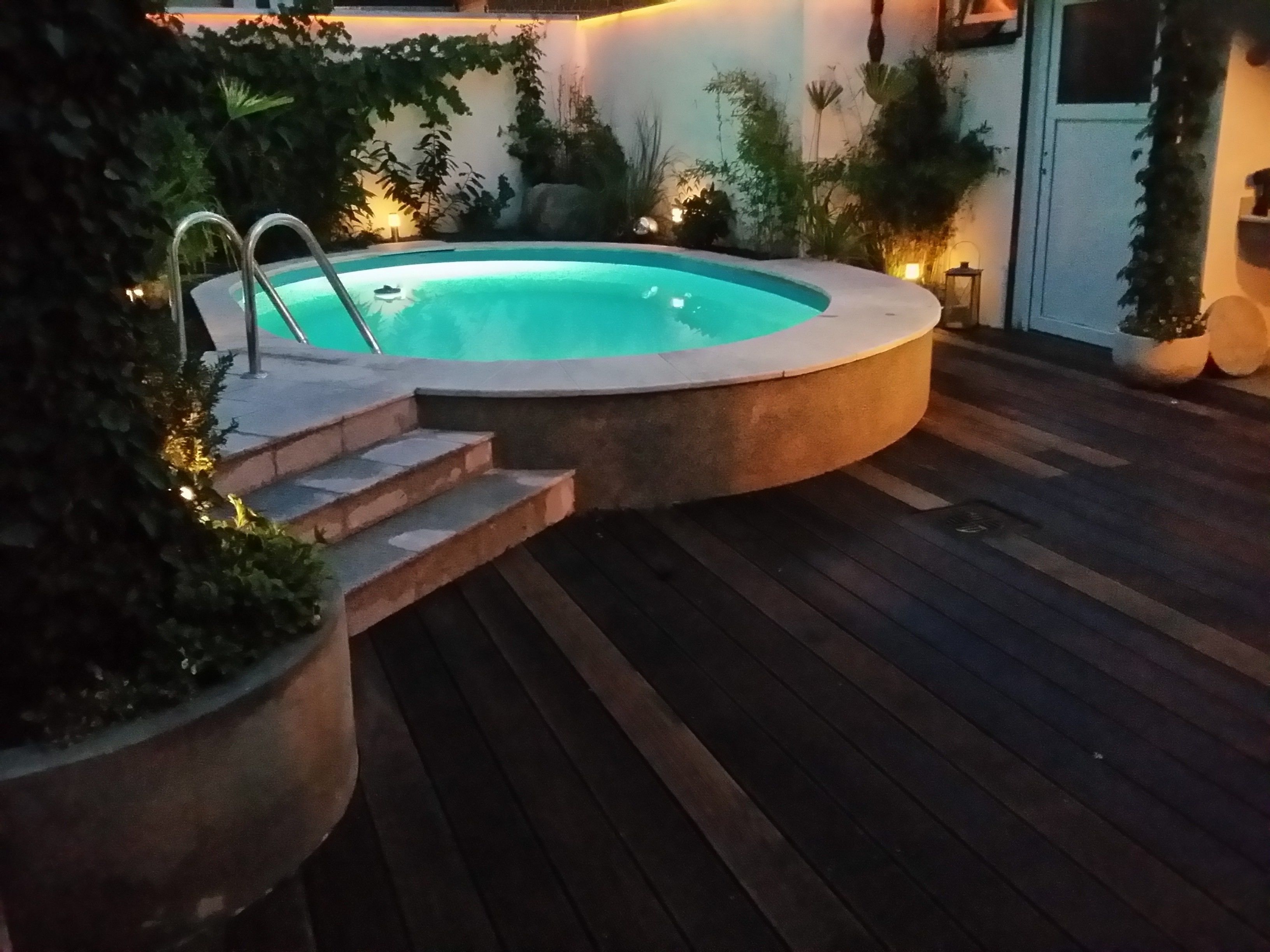 Seasonal outdoor pool