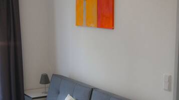 Apartment (2) | Living area | 100-cm flat-screen TV with cable channels, TV