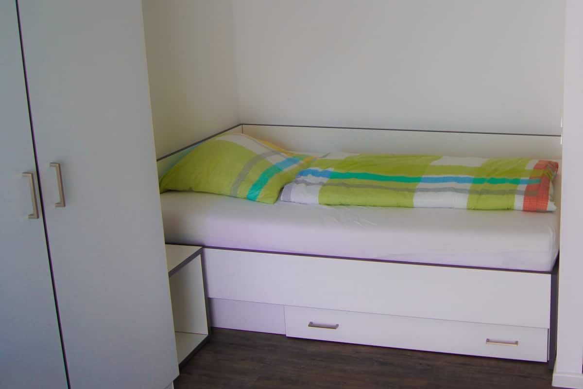 Apartemen (1) | Meja kerja, Wi-Fi gratis, dan seprai linen