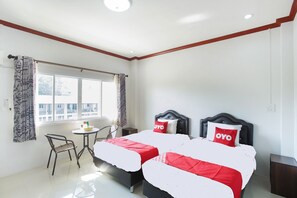 Habitación Deluxe con 2 camas individuales | Escritorio y wifi gratis