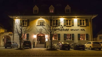 Esterni