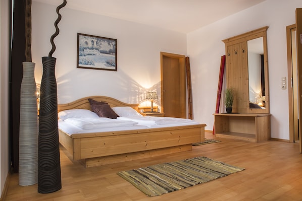 Leilighet – deluxe | Sengetøy i egyptisk bomull, sengetøy av topp kvalitet og skrivebord