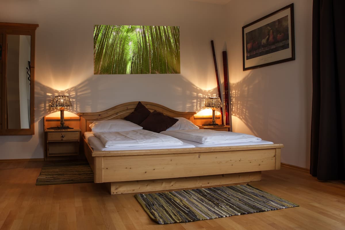 deluxe apartment | egyptian cotton sheets, premium bedding, desk, blackout curtains