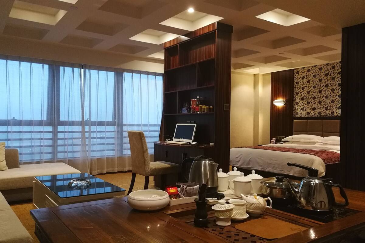 Suite ejecutiva | Escritorio, cortinas opacas, wifi gratis