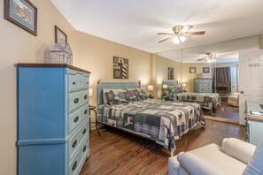 1 bedroom, iron/ironing board, WiFi, bed sheets - Helen Riverfront 1BR 1BA Condo | Balcony Overlooking River | Downtown Helen (Helen)