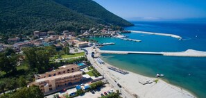 On the beach - Akroyiali Resort (Lefkada)