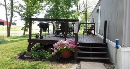 LAKE SHELBYVILLE PRIVATE FISHING GET-AWAY sleeps 4