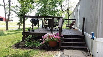 LAKE SHELBYVILLE PRIVATE FISHING GET-AWAY sleeps 4