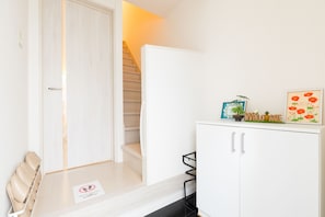 Private Vacation Home, 2 Bedrooms | 2 bedrooms, desk, free WiFi, bed sheets