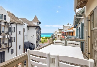 Gulf Views-Two-story Condo in Rosemary-2 Bikes-Heated Pool Access