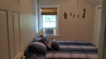 4 室のベッドルーム、アイロン / アイロン台、WiFi (無料)、ベッドシーツ