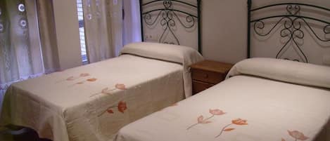 Double or Twin Room | Minibar, desk, rollaway beds, free WiFi