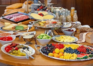 Daily buffet breakfast (EUR 11 per person)