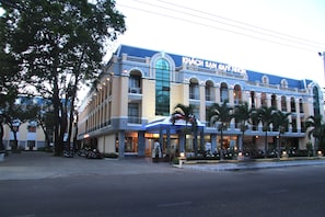 Front of property - Quy Nhon Hotel (Quy Nhon)