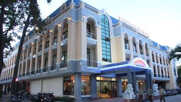 واجهة المنشأة