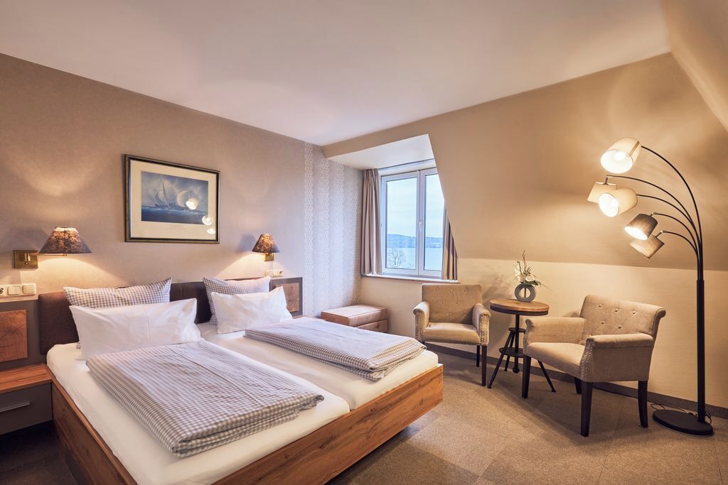 standard double room | in-room safe, desk, soundproofing, free wifi