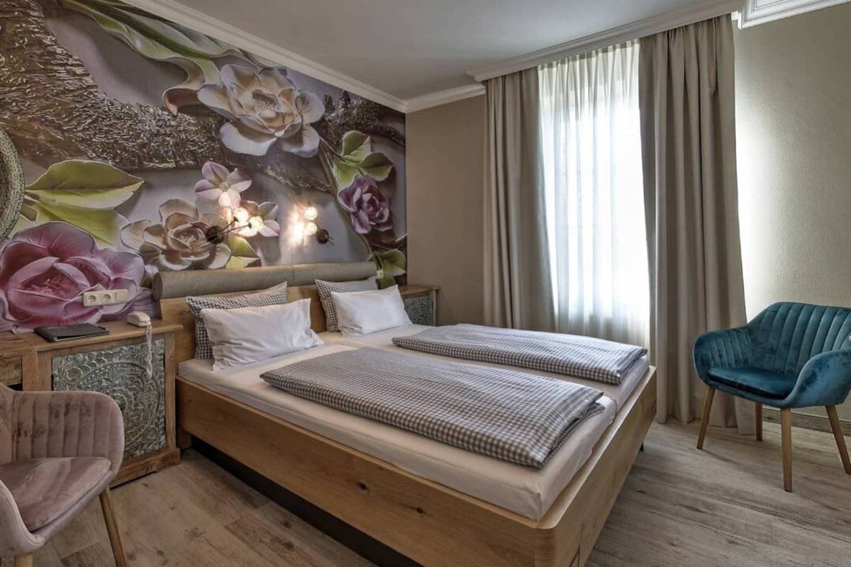 Standard Double Room | Peti besi dalam bilik, meja, kalis bunyi, Wi-fi percuma