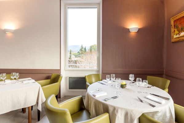 Restaurant - Logis Hôtel du Jabron (La Begude-de-Mazenc)