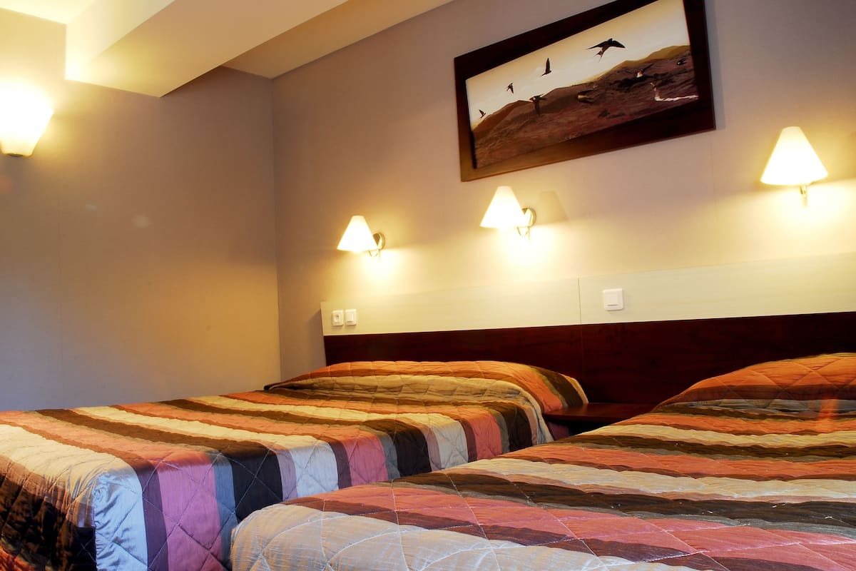 standard triple room, multiple beds | desk, soundproofing, free wifi, bed sheets