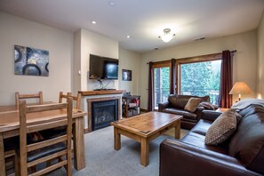 Smart TV, fireplace, DVD player