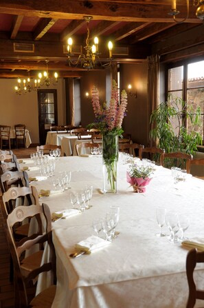 Reception hall - Logis Hôtel le Dahu (Parigny)