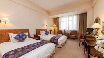 Cortinas blackout, tabla de planchar con plancha y wifi gratis