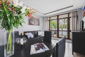 Apartamento (Fabryczna 3 (at 9 Fabryczna)) | Quartos à prova de som, ferros/tábuas de passar roupa, Wi-Fi de cortesia