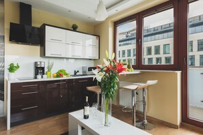 Business Apartment, Non Smoking | Private kitchenette
