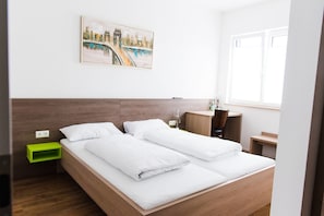 Double Room, Private Bathroom | Desk, soundproofing, free WiFi, bed sheets - Hotel 37 (Altdorf)