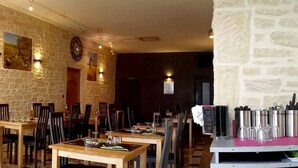 Restaurant - Hôtel Monhotel (Serrieres)