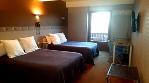 Standard Quadruple Room, 2 Double Beds, Non Smoking