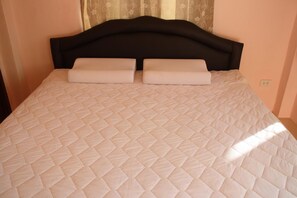 Desk, free WiFi - Panna Kalong (Chiang Khong)