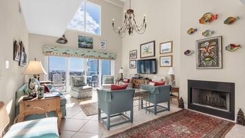 Townhome, 3 Bedrooms | Living area