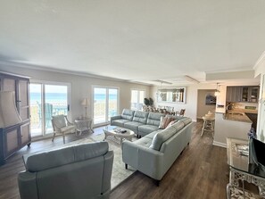 Condo, 4 Bedrooms | Living area