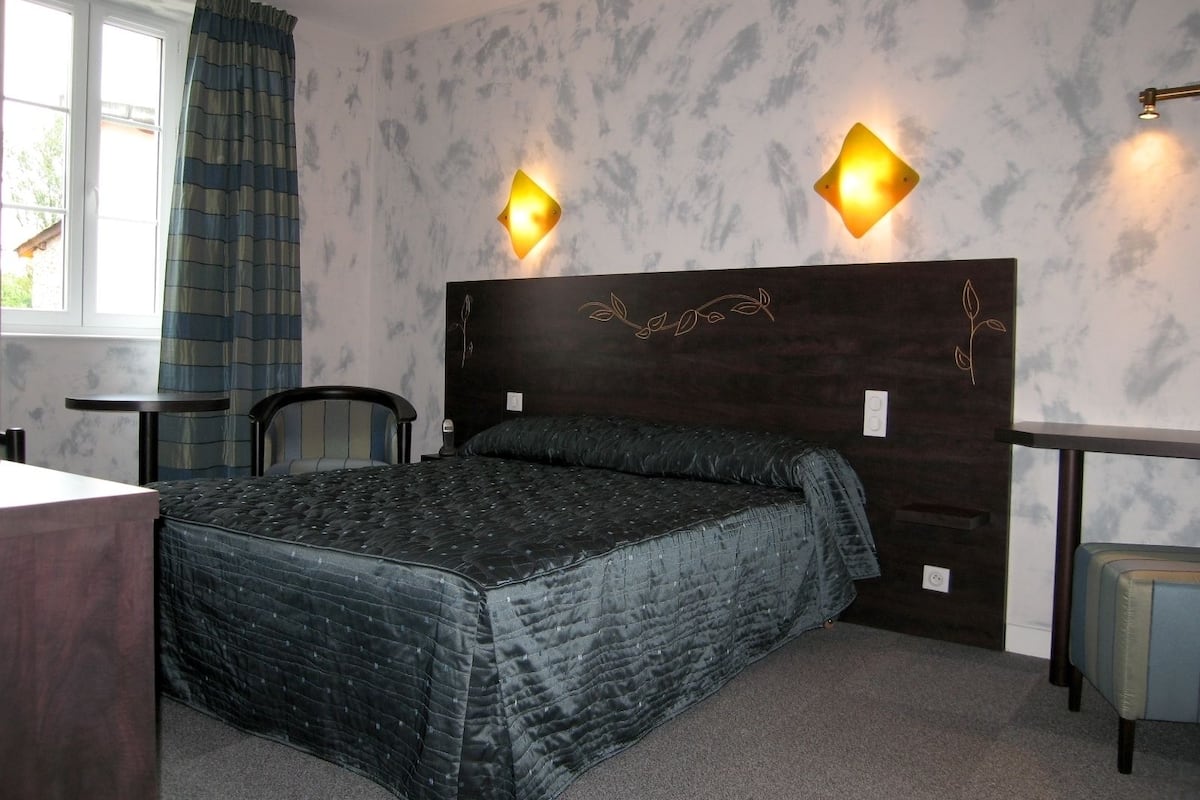 Phòng đôi Tiêu chuẩn, 1 giường cỡ queen, không hút thuốc | Bàn, truy cập Internet không dây miễn phí