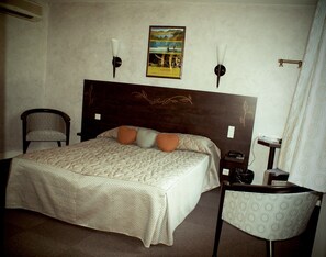 Standard Double Room, 1 Queen Bed, Non Smoking | Desk, free WiFi