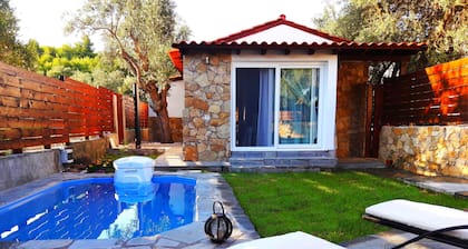 Salonikiou Beach Luxury Residences